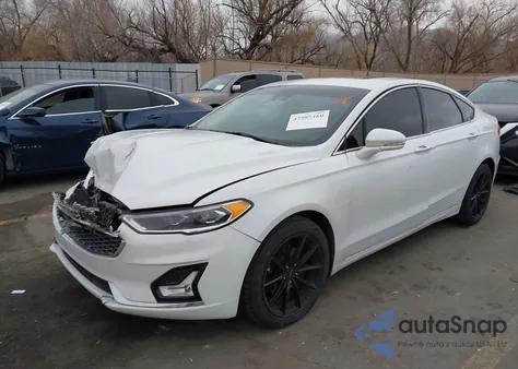 2019 Ford Fusion Titanium z USA, uszkodzony, nr VIN 3FA6P0D9XKR143433